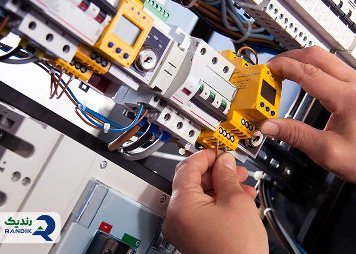 عیبیابی تابلو برق بالابر